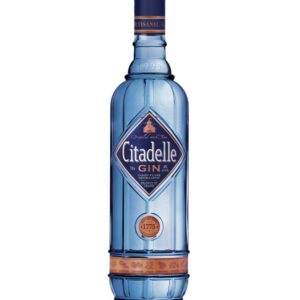 CITADELLE Gin 44%Citadelle gin France, 44% est le premier gin distillé dans des alambics charentais en cuivre.